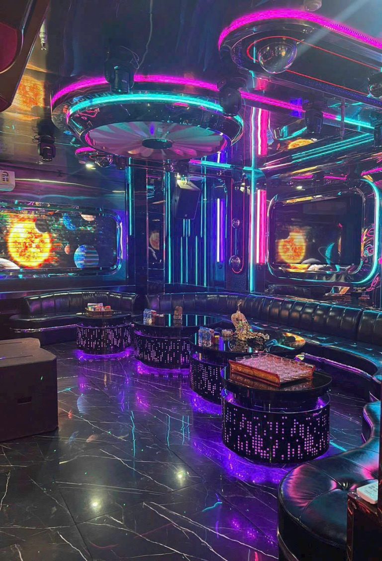 địa điểm {{ 24h }} Đặt Phòng Karaoke Phố Trương Hán Siêu Hoàn Kiếm Hà Nội, Nhà hàng karaoke Hollywood 46 Trương Hán Siêu Hoàn kiếm Hà Nội ( Karaoke Đường Trương Hán Siêu Trần Hưng Đạo Hoàn Kiếm) 0934637776