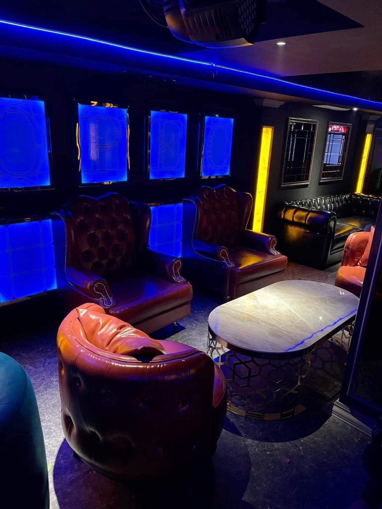 địa điểm {{ 24h }} Đặt Phòng Karaoke Phố Trần Xuân Soạn ở Hà Nội, Karaoke Embassy 58 Trần Xuân Soạn ( Karaoke Trên đường Trần Xuân Soạn Hà Nội ) 0934637776