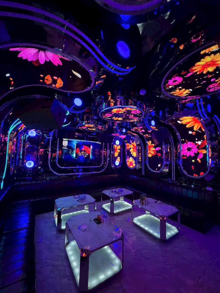 địa điểm {{ Club 24h }} Karaoke Kevin 56 Trần Thái Tông Cầu Giấy Hà Nội ( Quán Karaoke Trần Thái Tông Cầu Giấy Hà Nội ) 0934637776