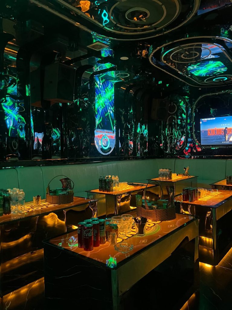 Karaoke 5 Sao 66 Bạch Mai Hà Nội nổi bật với hệ thống âm thanh hiện đại bài hát phong phú 0933865553