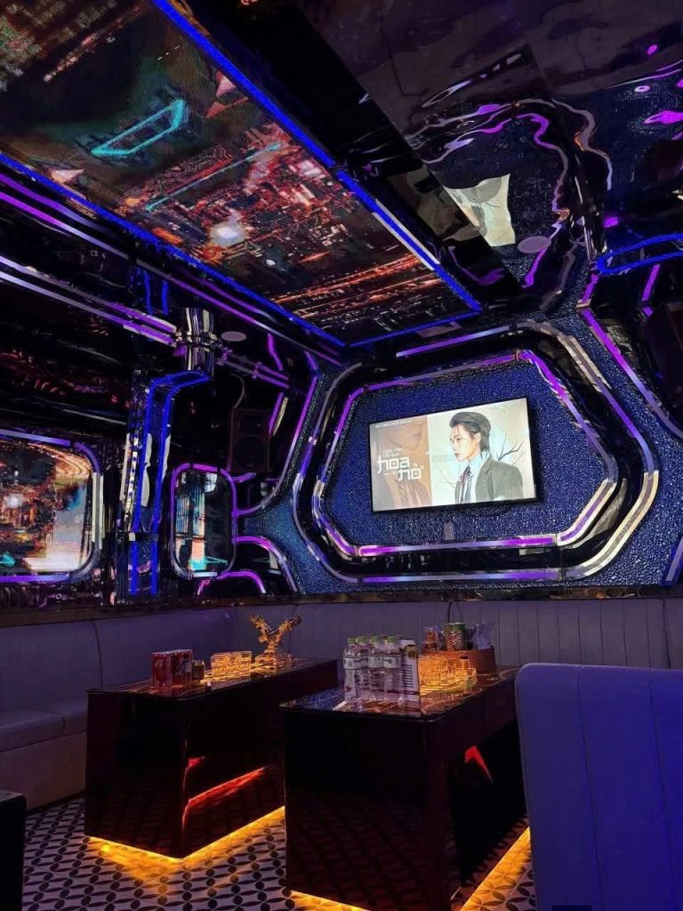 Karaoke TITAN 14 Vũ Phạm Hàm Trung Hoà Yên Hòa Hà Nội 0949967786