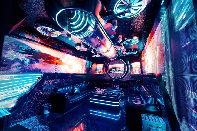Quán 156 KTV CLUB KARAOKE 156 Chùa Láng Đống Đa Hà Nội địa điểm nổi bật với không gian hiện đại âm thanh sống động mang đến trải nghiệm tuyệt vời