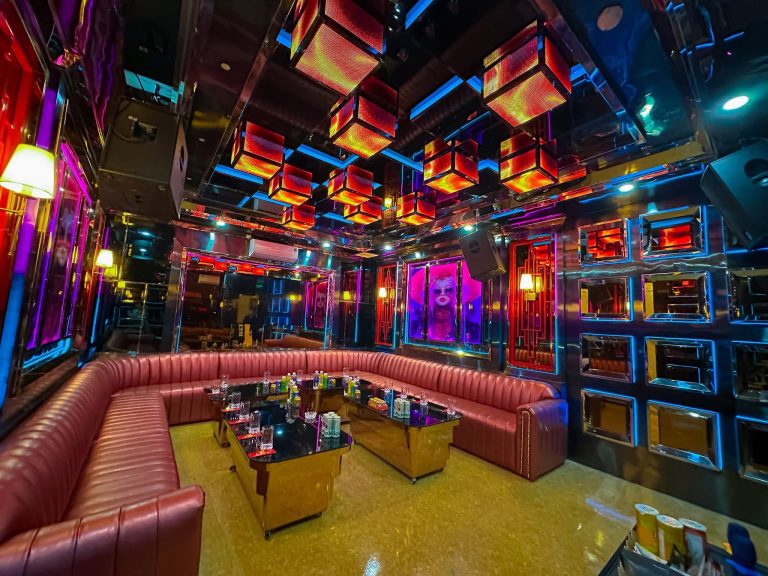 Hanoi Night Club KTV Karaoke tại Hanoi Hotel số D8 Giảng Võ Ba Đình Hà Nội âm thanh hiện đại và phong cách sang trọng nhất khu vực hồ Giảng Võ