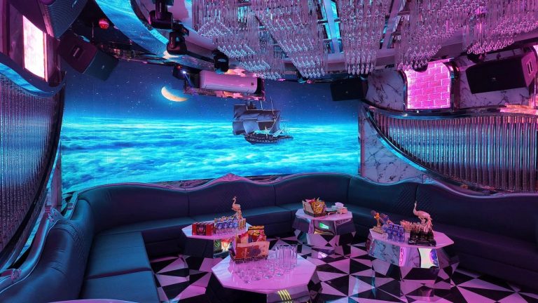 Club Royal KTV 97 Đường Cầu Giấy Karaoke Royal [ 等级 。豪华的，辉煌的 ] – 97 Cầu Giấy Hà Nội 奢华绚丽  Đẳng cấp xa hoa lộng lẫy