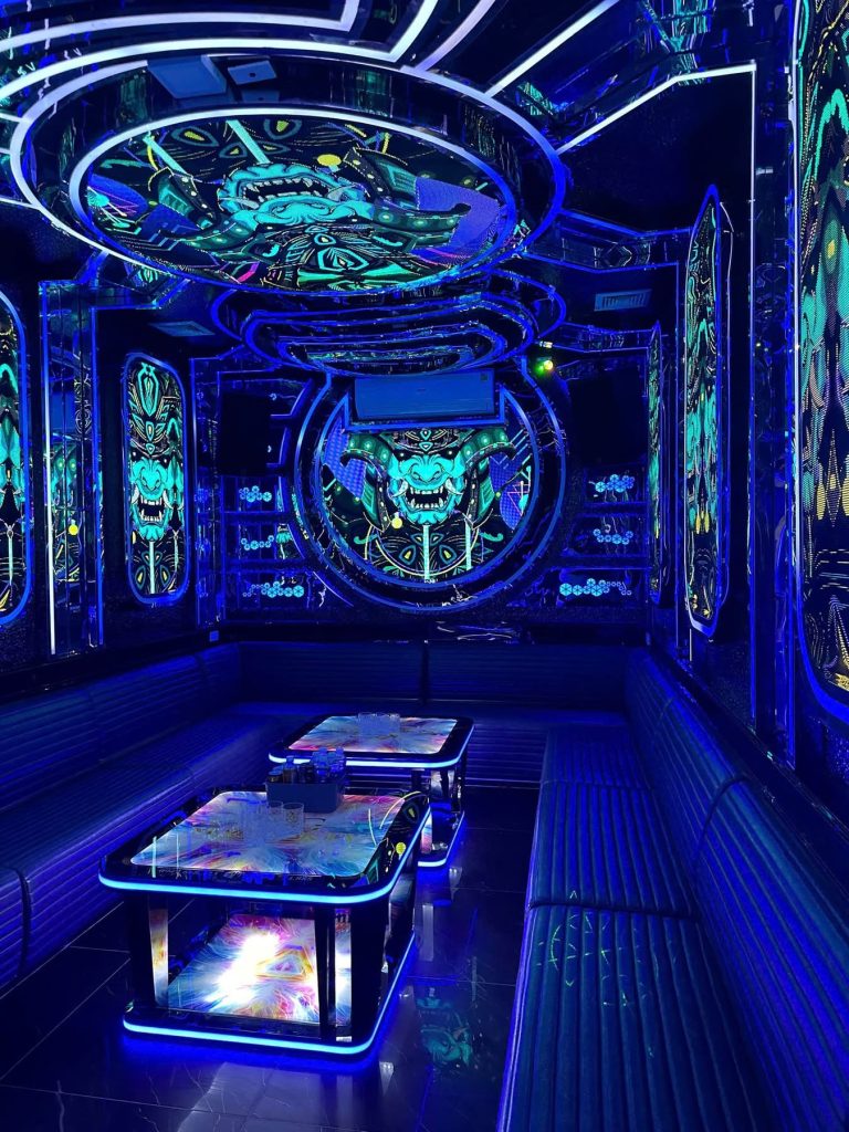 Quán KTV Honey Karaoke Ngõ Chợ Khâm Thiên ở Hà Nội Không gian đẳng cấp ánh sáng chuyên nghiệp cách âm tốt với giá cả hợp lý
