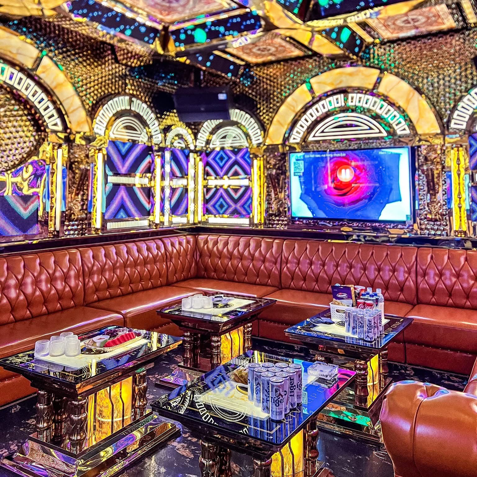GIẢI TRÍ Quán - MAXXX - KARAOKE - HỒ ĐỀN LỪ - MAXXX CLUB - địa chỉ số 36 Đền Lừ 2 - Tương Mai, Hoàng Mai, Hà Nội - thiên đường giải trí Hoàng Mai : 0945907887