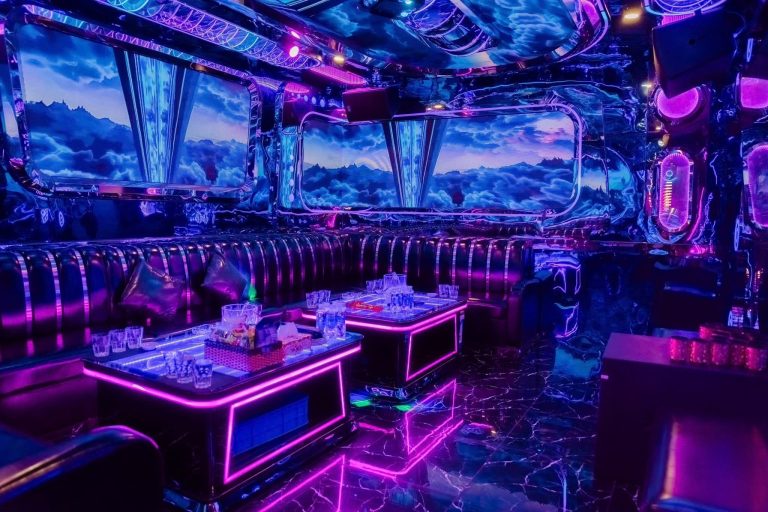Quán VIP KTV KARAOKE ĐẠI KIM 38 KĐT Đại Kim Hoàng Mai Hà Nội phòng hát lộng lẫy độc đáo phong cách Hoàng gia hiện đại