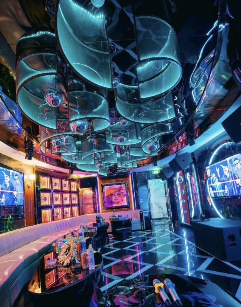 QUÁN KARAOKE LƯƠNG SỬ 140 NGUYỄN CHÍ THANH ĐỐNG ĐA HÀ NỘI dàn âm thanh hiện đại và đội ngũ nhân viên thân thiện 0933865553