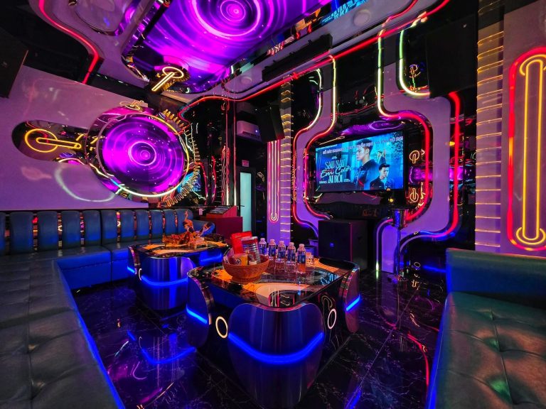Karaoke 39 KTV 39 Bùi Thị Xuân Hà Nội phòng VIP thiết kế theo phong cách hoàng gia 0949967786