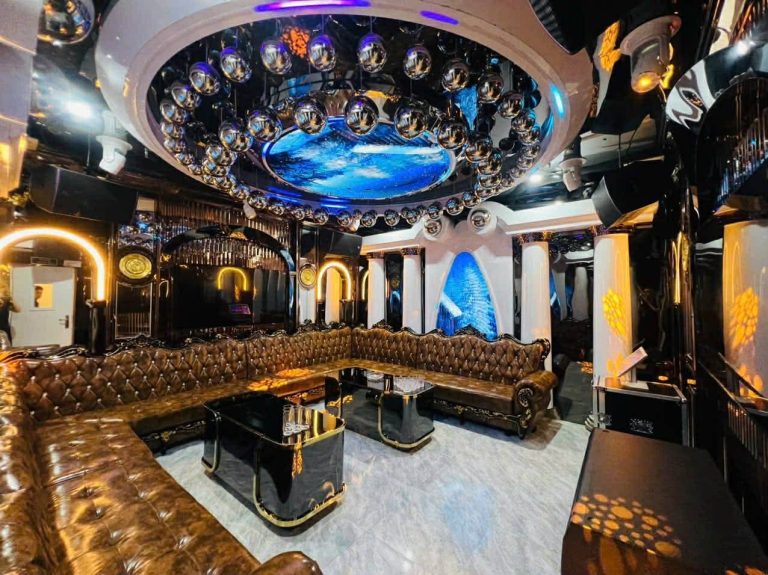 Karaoke Vương Miện Crown 118 Hồ Tùng Mậu Cầu Giấy Hà Nội nhiều góc “sống ảo” và hệ thống âm thanh hiện đại 0949967786