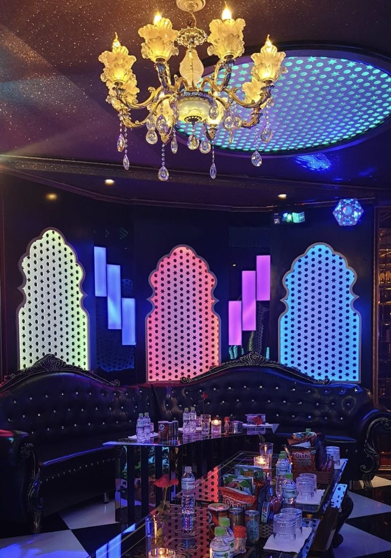 Giải Trí KARAOKE Q7 địa chỉ 61 Kim Đồng Hoàng Mai Hà Nội Quán có sức chứa đa dạng đặc biệt phòng lớn có thể phục vụ từ 40 người 0933865553
