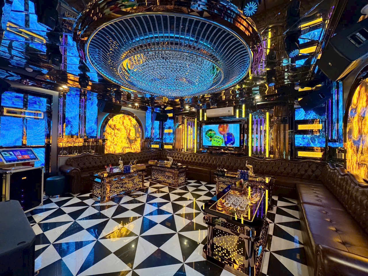 Royal { KTV } Karaoke - 97 Đường Cầu Giấy - Hà Nội - ĐỈNH CAO GIẢI TRÍ - Tổ chức tiệc tùng 0945907887