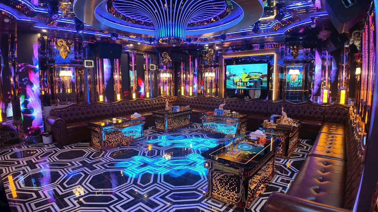 QUÁN KARAOKE - TOP ONE - 168 NGỌC KHÁNH - Hà Nội - là trung tâm giải trí lớn nhất Hà Nội 0945907887