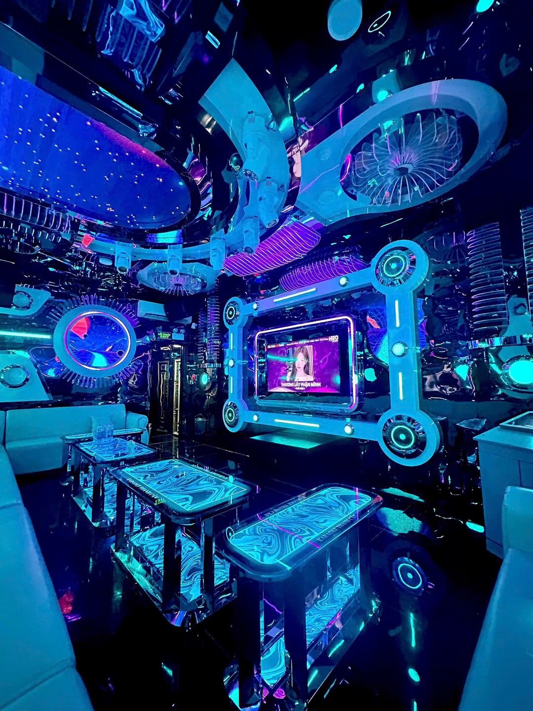 X MEN - CLUB - Karaoke - X – Men Club { tại số 402 } 402 Đê La Thành - Đống Đa Hà Nội 0963259599