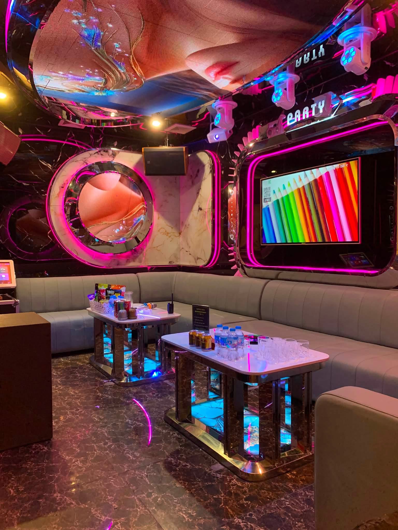 79 CLUB 79 Thái Thịnh - Karaoke - Hương Giang { KTV } - 79 Thái Thịnh - Đống Đa - Hà Nội - THIÊN ĐƯỜNG GIẢI TRÍ BẬT NHẤT Thái Thịnh 0945907887
