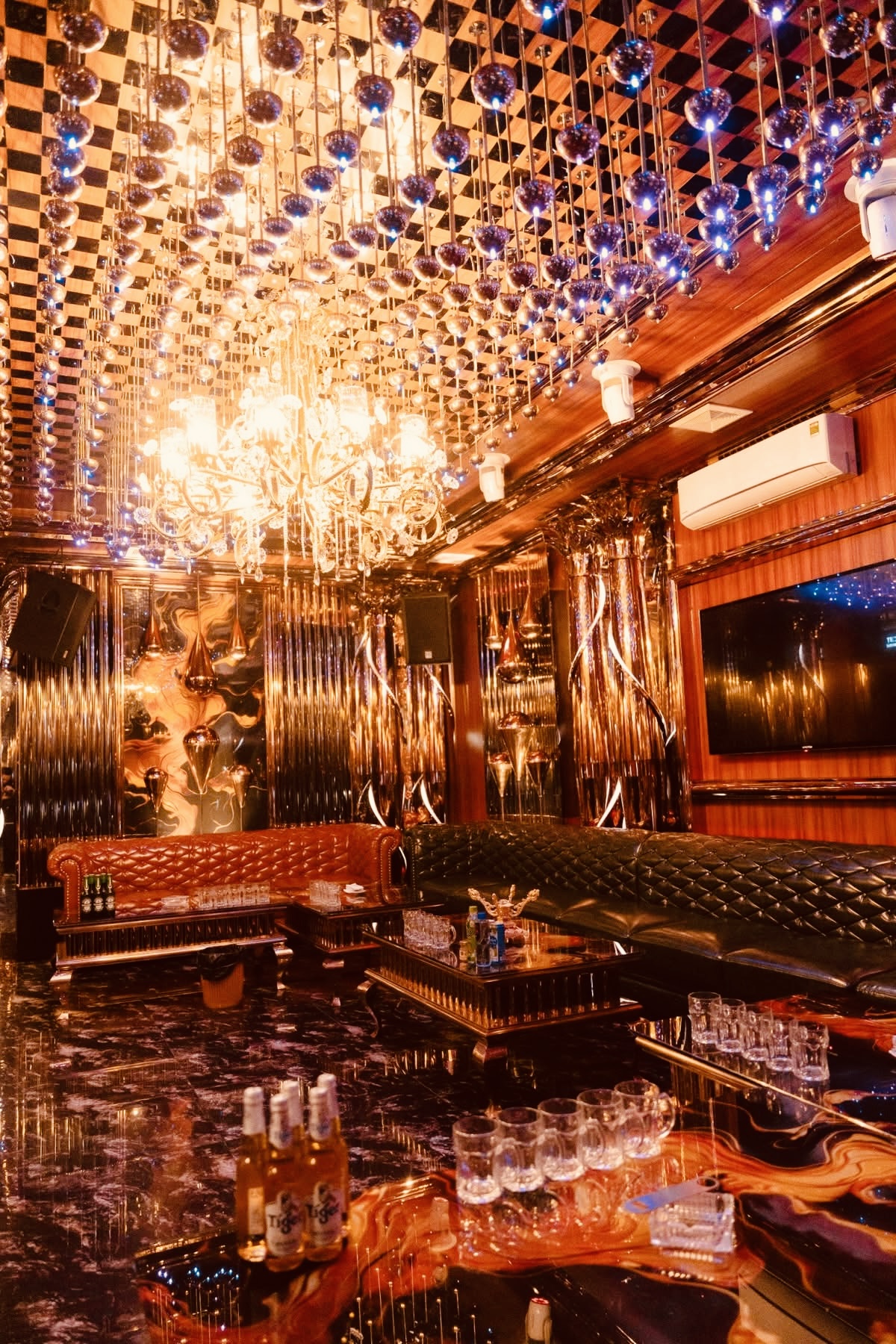 Karaoke Fantasy Club + Địa chỉ - 202 Đội Cấn - Ba Đình - Hà Nội, 0933865553
