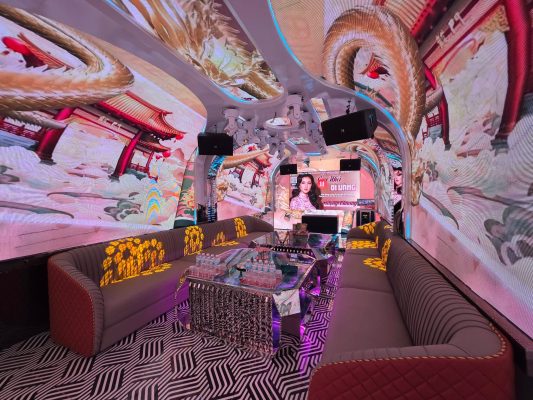 Quán Royal Club Karaoke 31 Nguyễn Khang ở Yên Hoà, Cầu Giấy, Hà Nội, phòng đẹp sang trọng