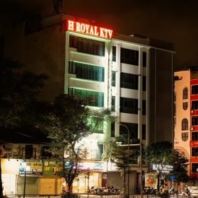 Quán, Karaoke Royal Club, H Royal KTV , 12 Nguyễn Khang , Yên Hòa , Cầu Giấy , Hà Nội, 0934637776