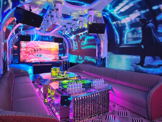 Quán KTV VENUS Karaoke 16 Trúc Khê Đống Đa Hà Nội chất lượng âm thanh ánh sáng và thiết kế đẳng cấp hiện đại xa hoa